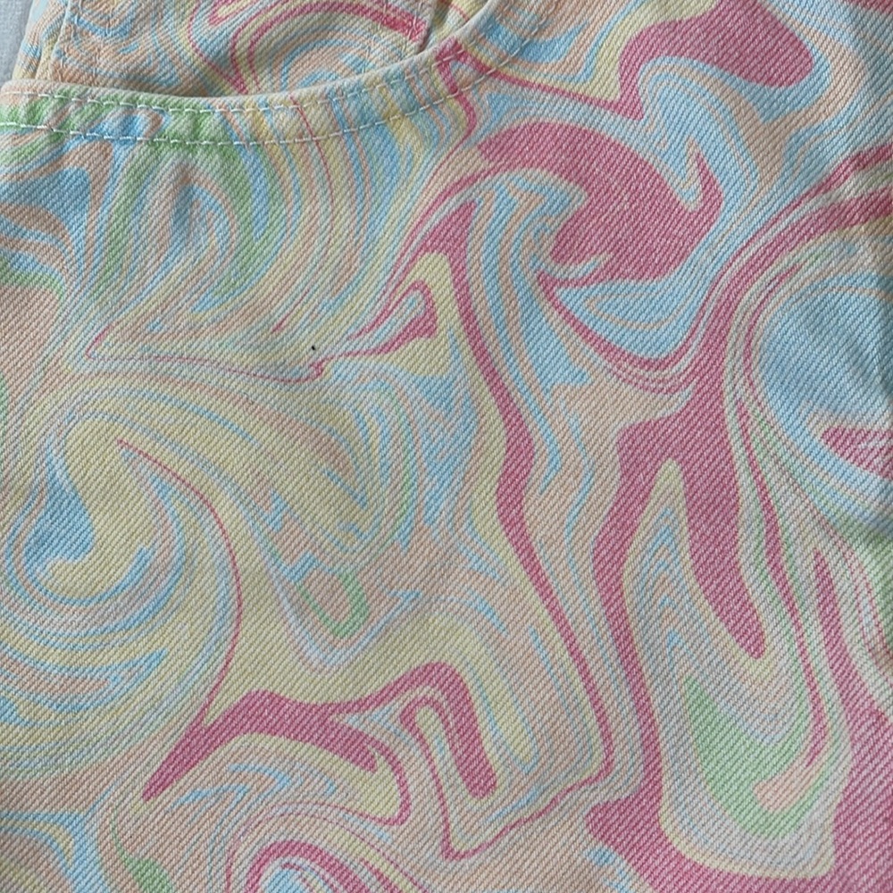 Zara Jean Shorts Size 2 NWOT Colorful Swirl Print Denim High Rise - Picture 3 of 11